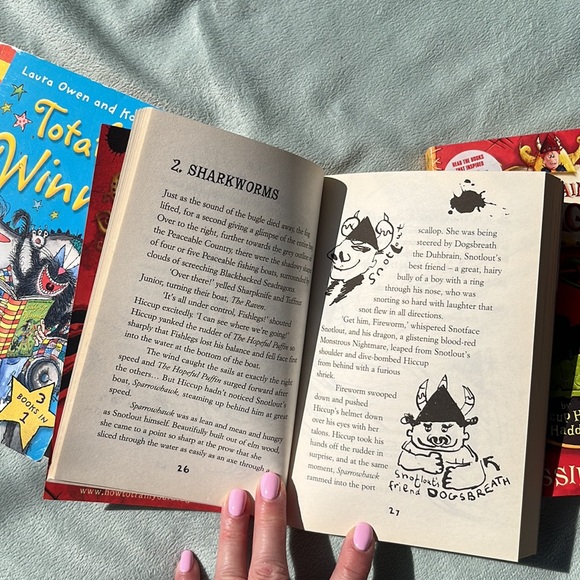 3 novels: How to train your dragon, How to Speak Dragonese,and Totally Winnie - Picture 13 of 15
